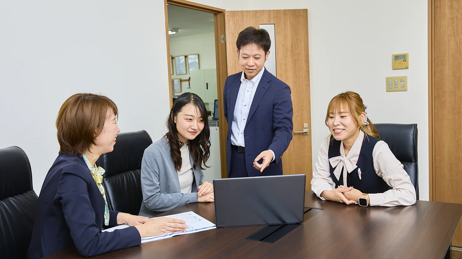 社内の様子